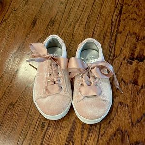 Janie and Jack Velvet sneakers